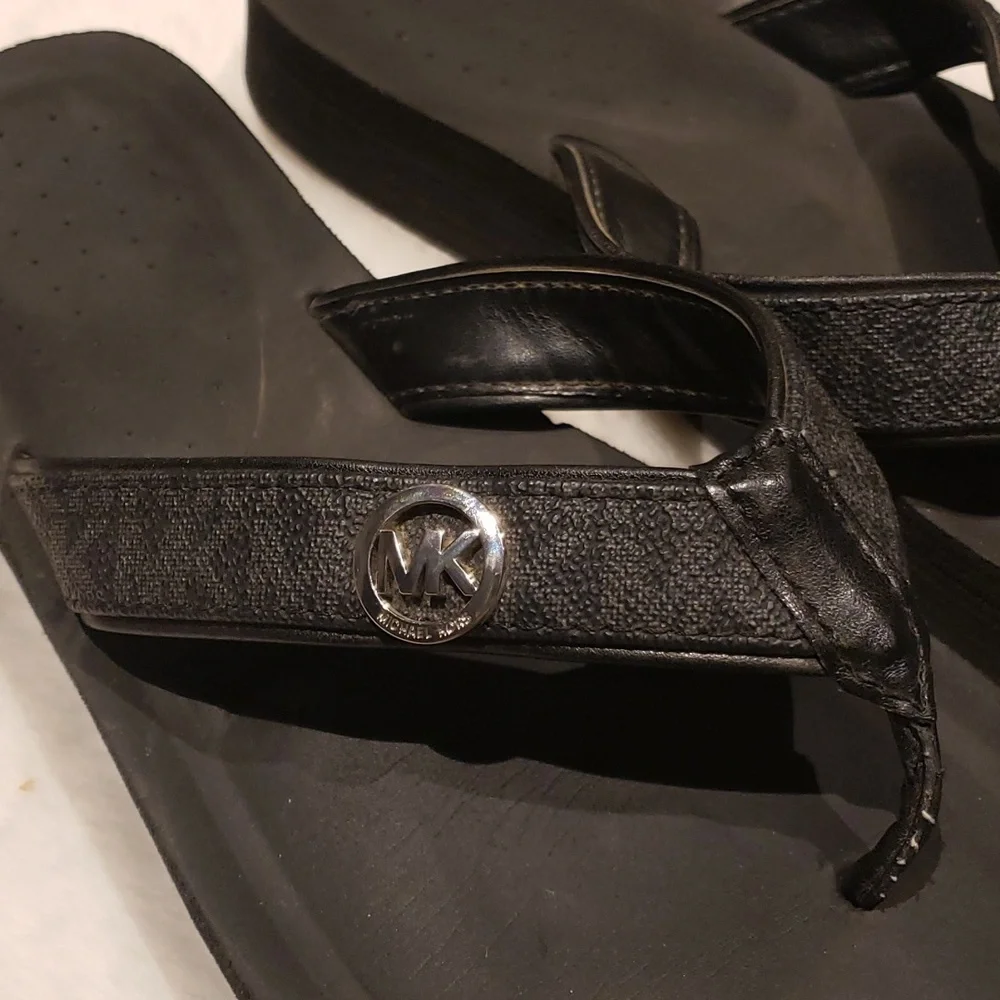MICHAEL KORS 10 BLACK FLIP FLOP - Picture 4 of 11